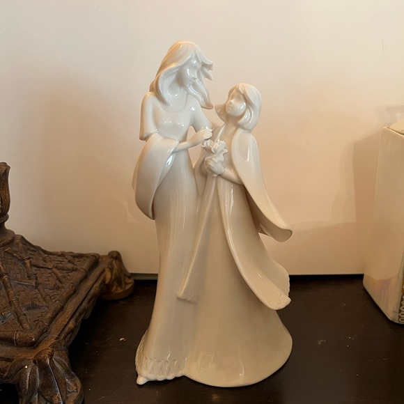 Enesco Other - Porcelain  Statue Lasting Memories Sisters & Friends by Kim Lawrence for Enesco!